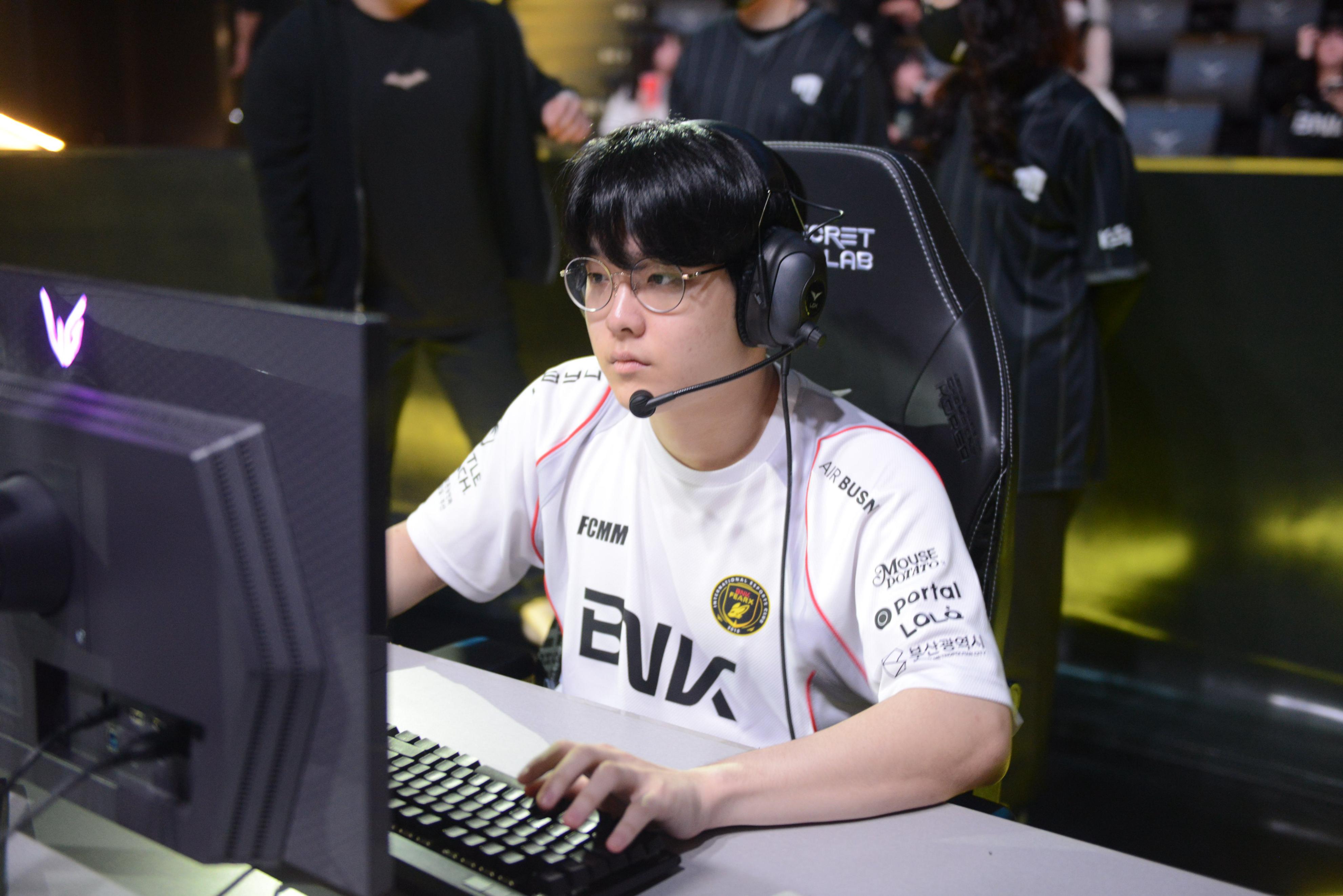 关于DK碾压FPX,Canyon线上压制力十足顶尖较量淘汰赛,点燃全场激情的信息 关于DK碾压FPX,Canyon线上压制力十足顶尖较量淘汰赛,点燃全场激情的信息