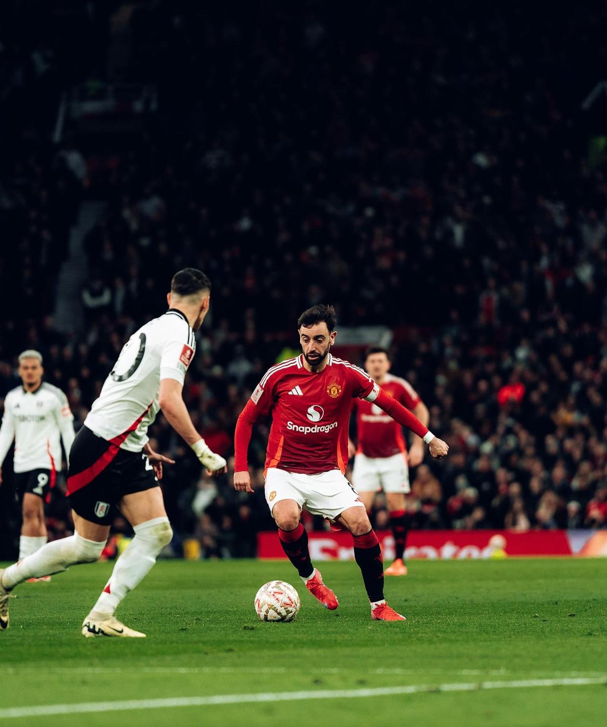 关于鲁尼重回老特拉福德，曼联球迷掀起一片鼓舞的信息