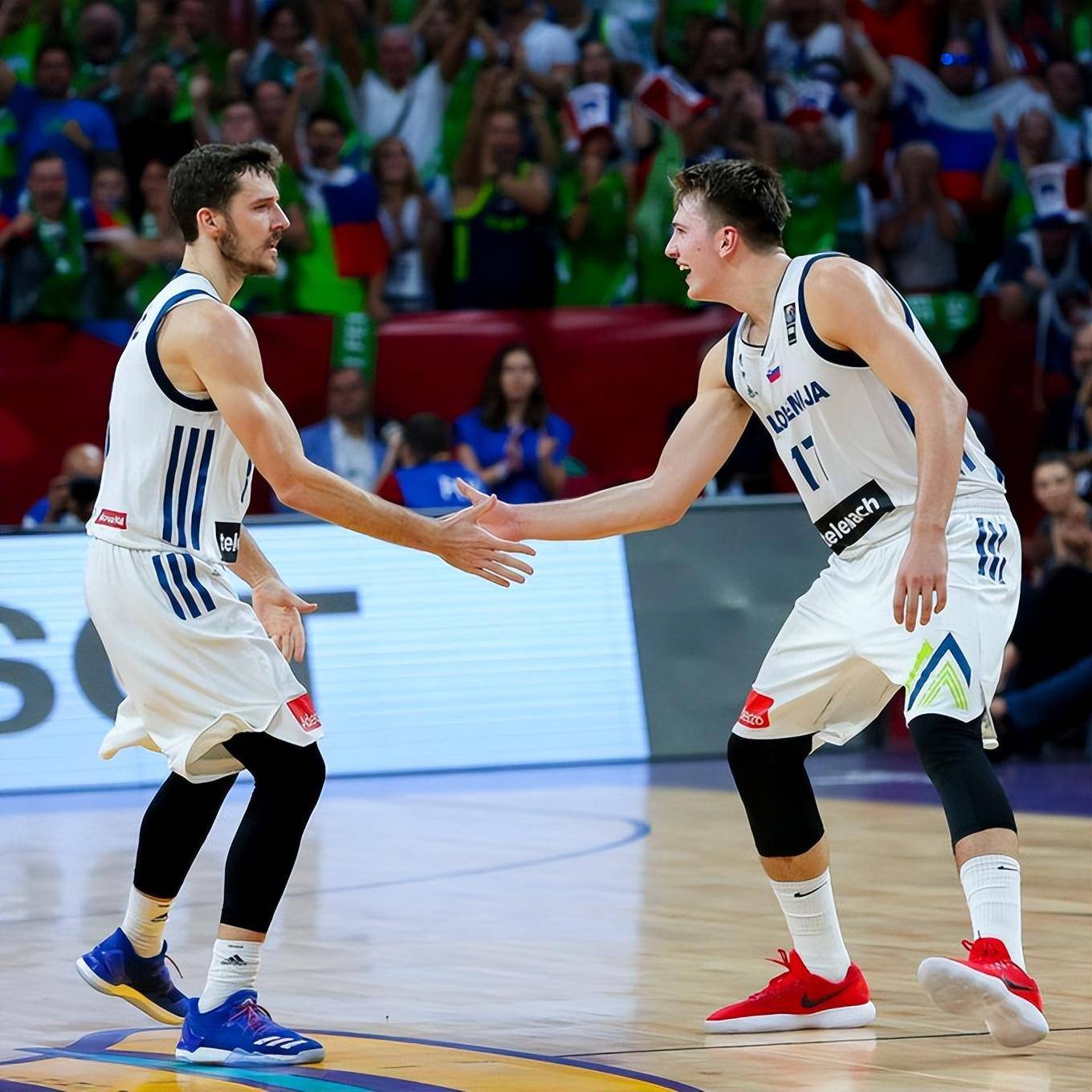 关于中国羽毛球队险胜法国羽毛球队,陶菲克制霸全场的信息 关于中国羽毛球队险胜法国羽毛球队,陶菲克制霸全场的信息