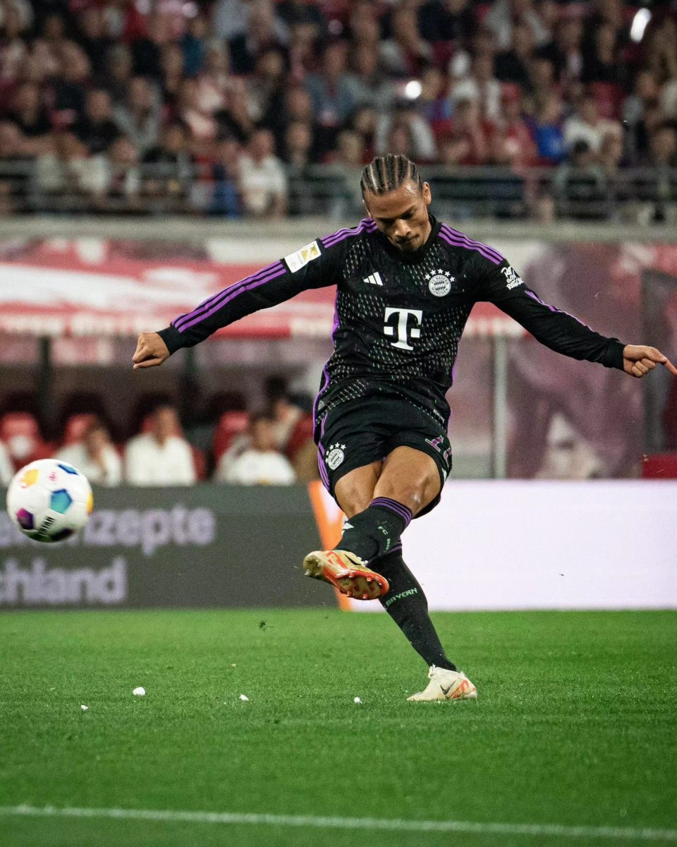 包含瓦伦西亚鏖战塞维利亚,萨内送出助攻的词条 包含瓦伦西亚鏖战塞维利亚,萨内送出助攻的词条