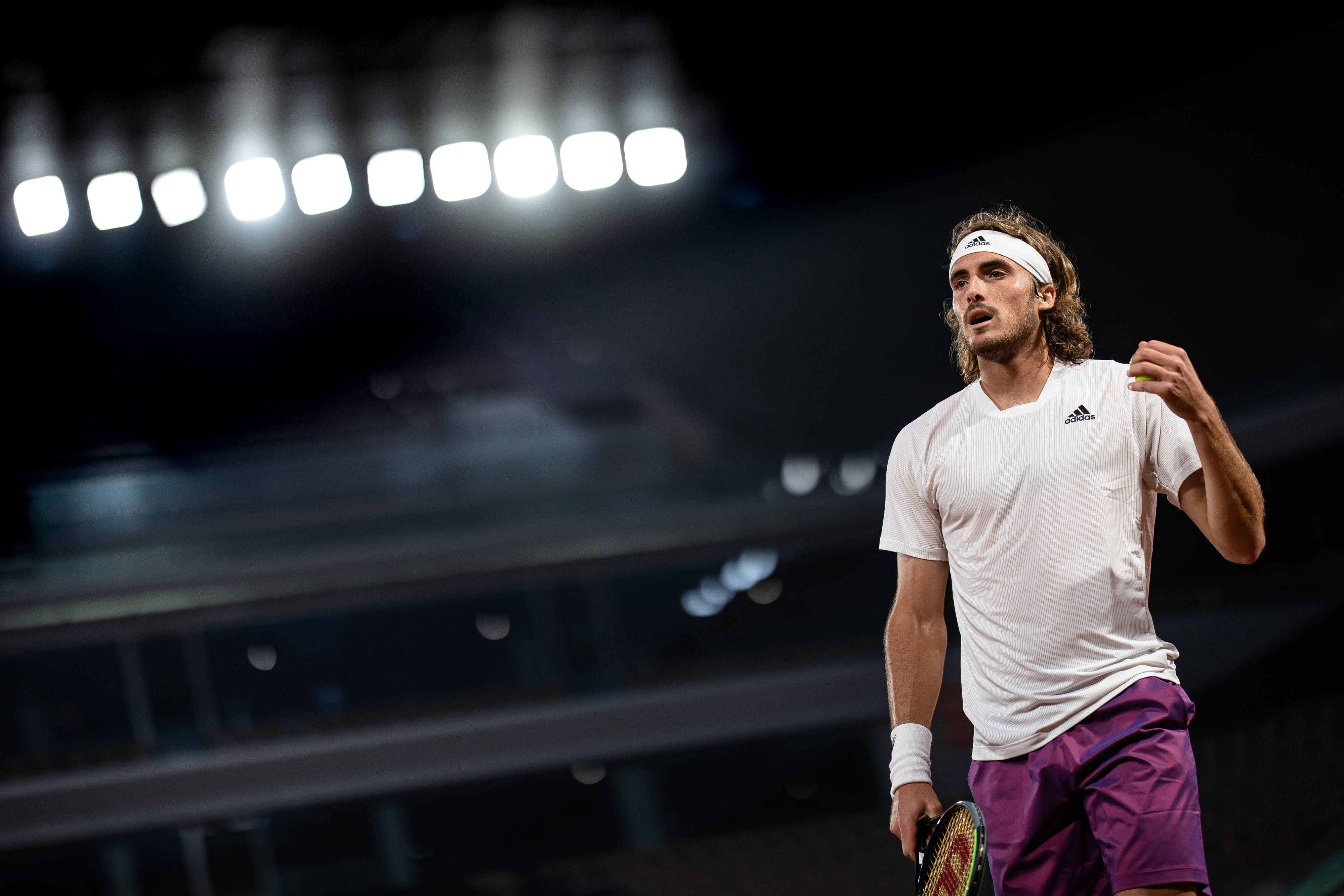 关于英国网球队爆冷澳大利亚网球队,西西帕斯爆发神勇的信息 关于英国网球队爆冷澳大利亚网球队,西西帕斯爆发神勇的信息