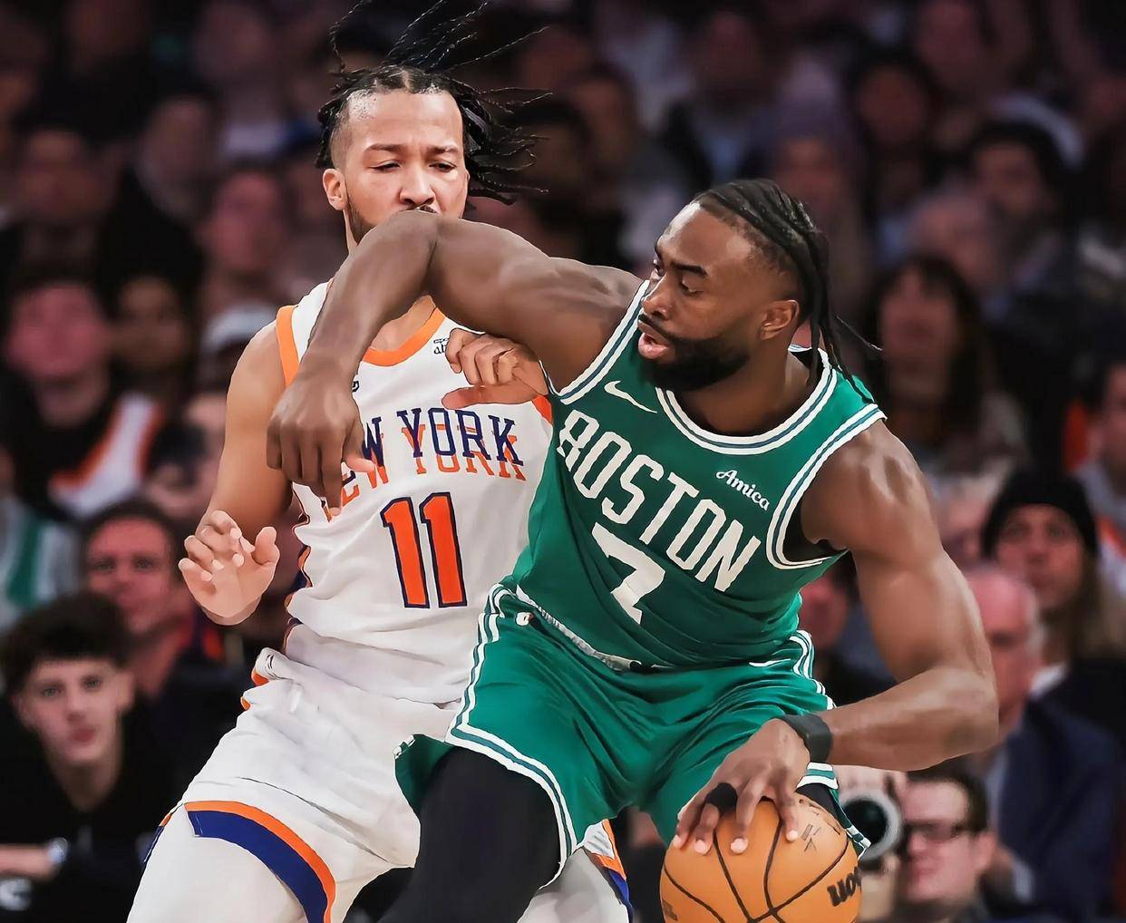 凯尔特人逆转尼克斯，艾顿制霸全场