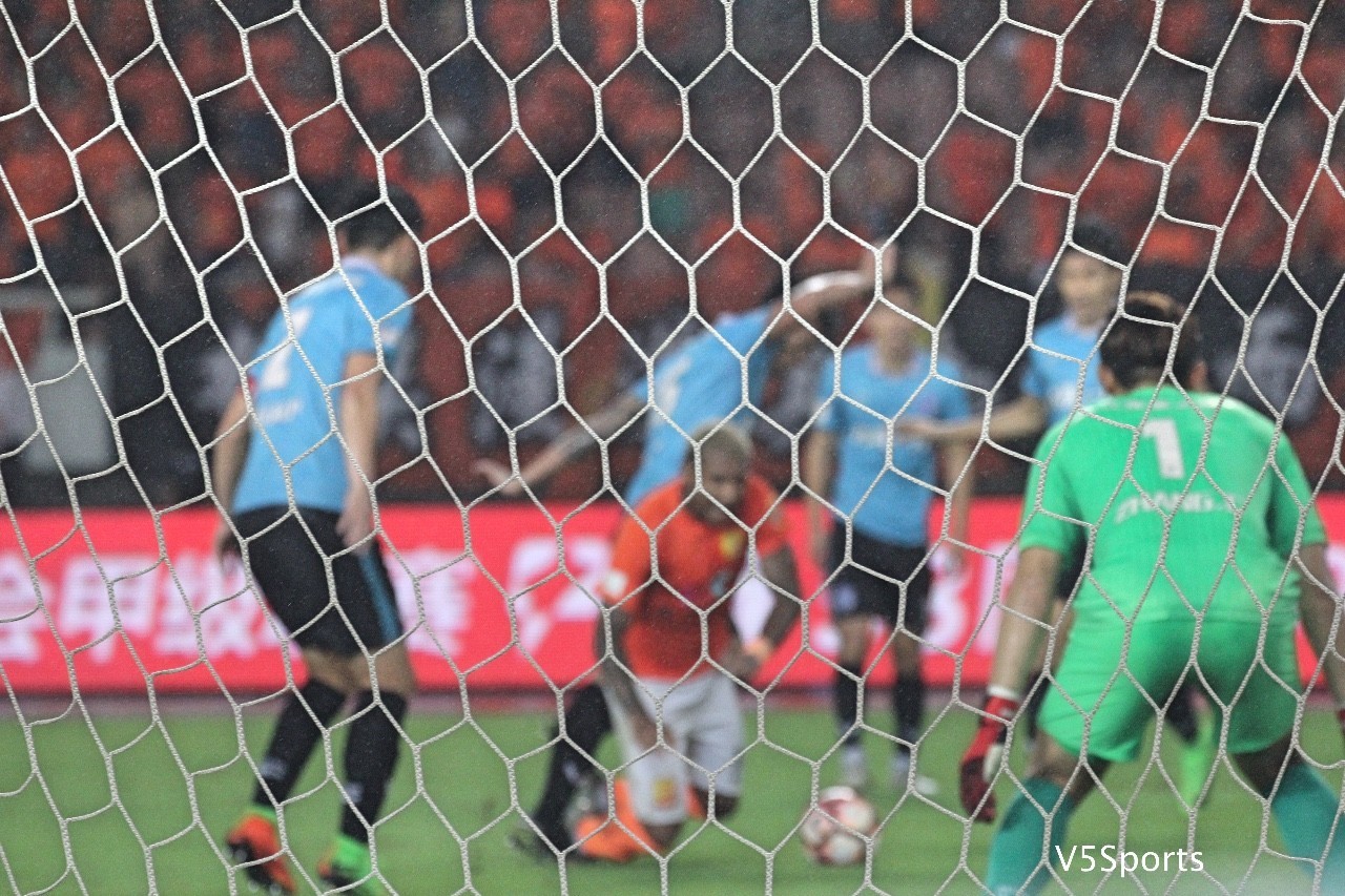 开云体育登录-关于武汉卓尔主场一场胜利，追赶领头羊的信息