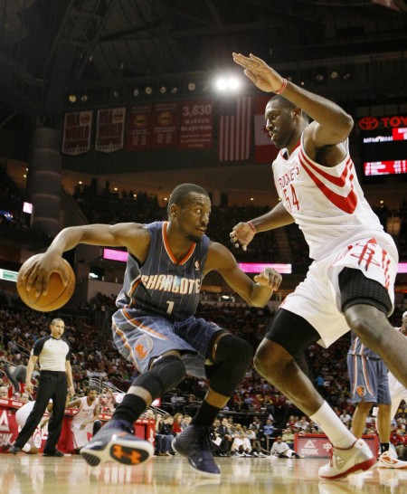 山猫大胜骑士，沃克全场抢断9次的简单介绍