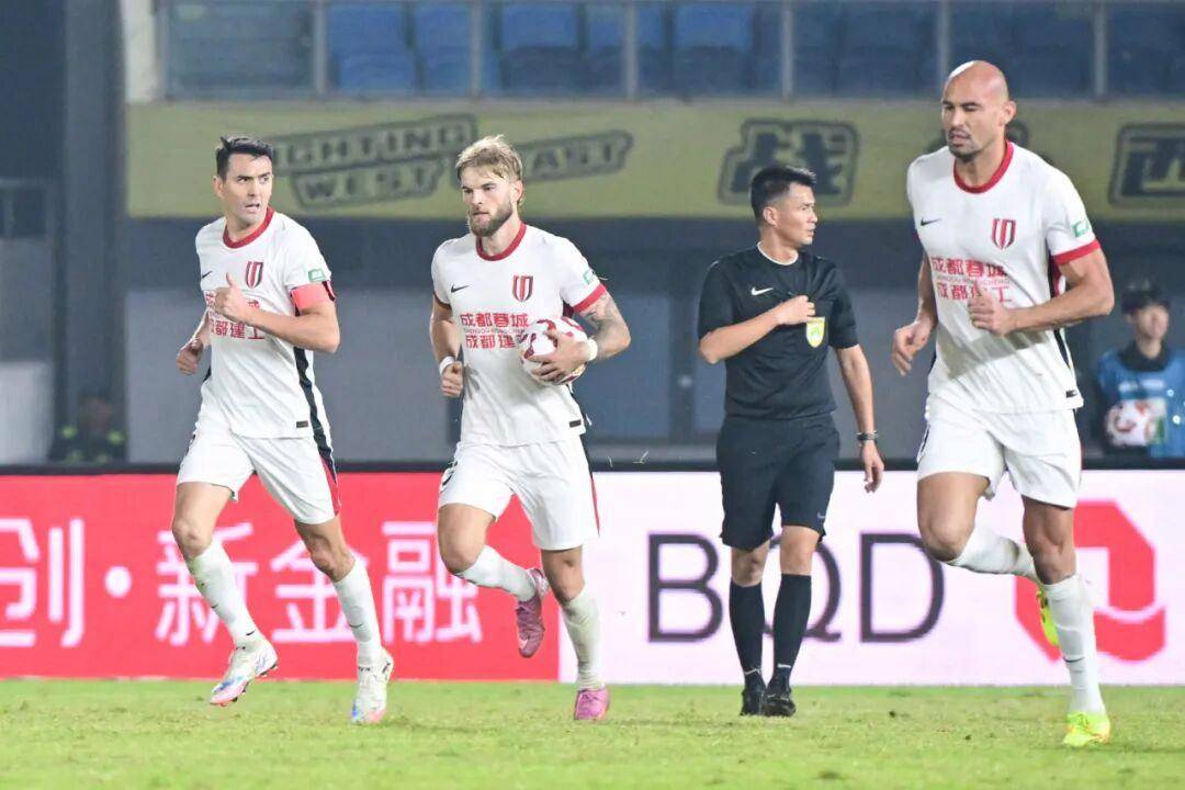 富勒姆锋线爆发,主场三球大捷力克保级对手的简单介绍 富勒姆锋线爆发,主场三球大捷力克保级对手的简单介绍