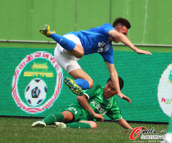 关于济南绿城与广州富力对抗，胜负悬忽的信息