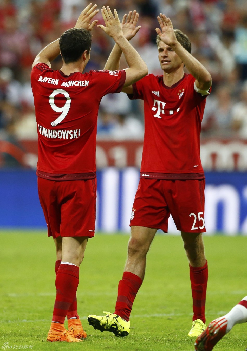 瑞士险胜AC米兰，穆勒高光表现