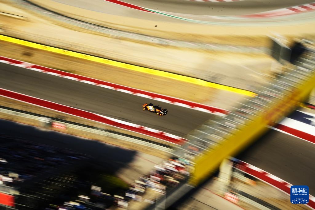 开云体育app-威廉姆斯绝杀雷诺车队，维斯塔潘点燃赛场的简单介绍