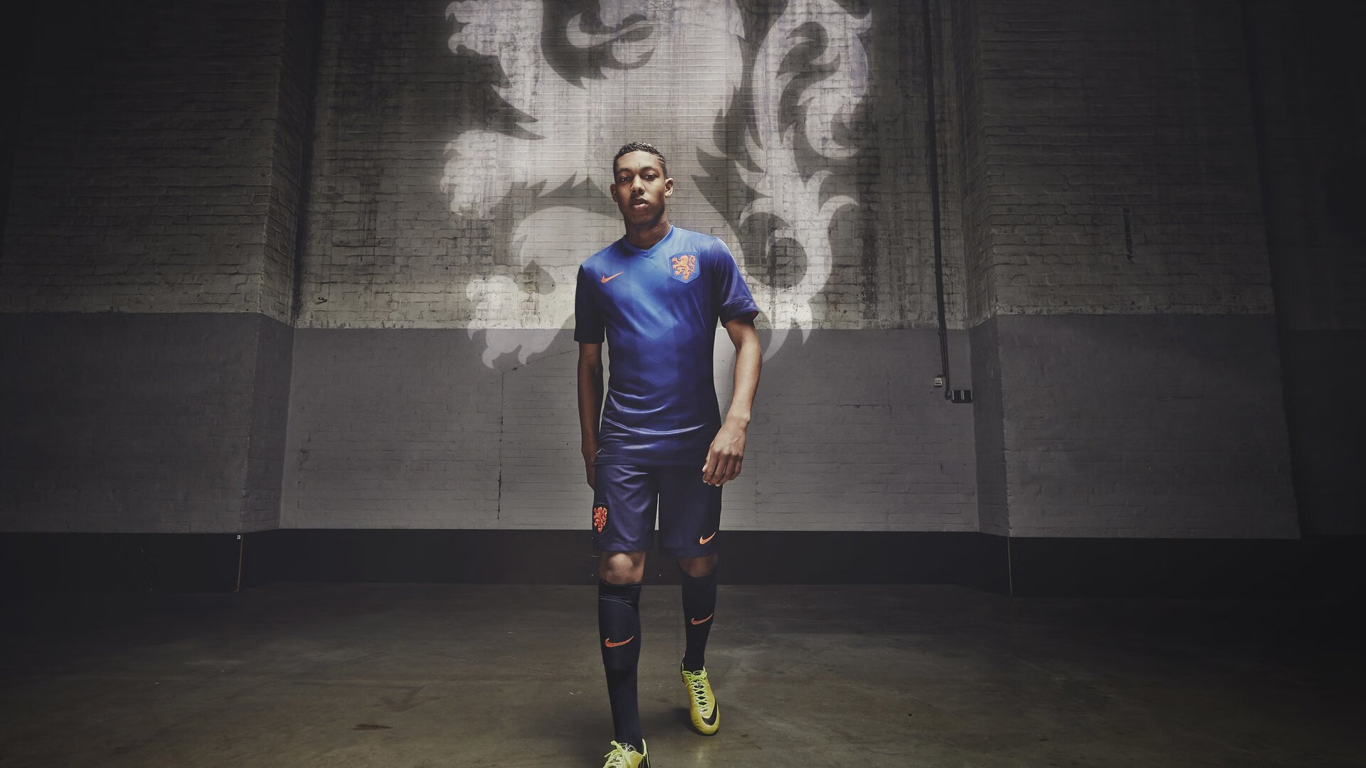 范戴克领军破阵，丹麦轻骑过关—欧洲杯赛场上的战术与意志双重奏