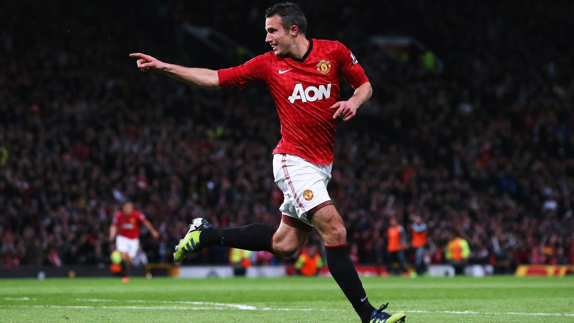 赛道风云,阿隆索点燃赛场,迈凯伦轻取红牛车队